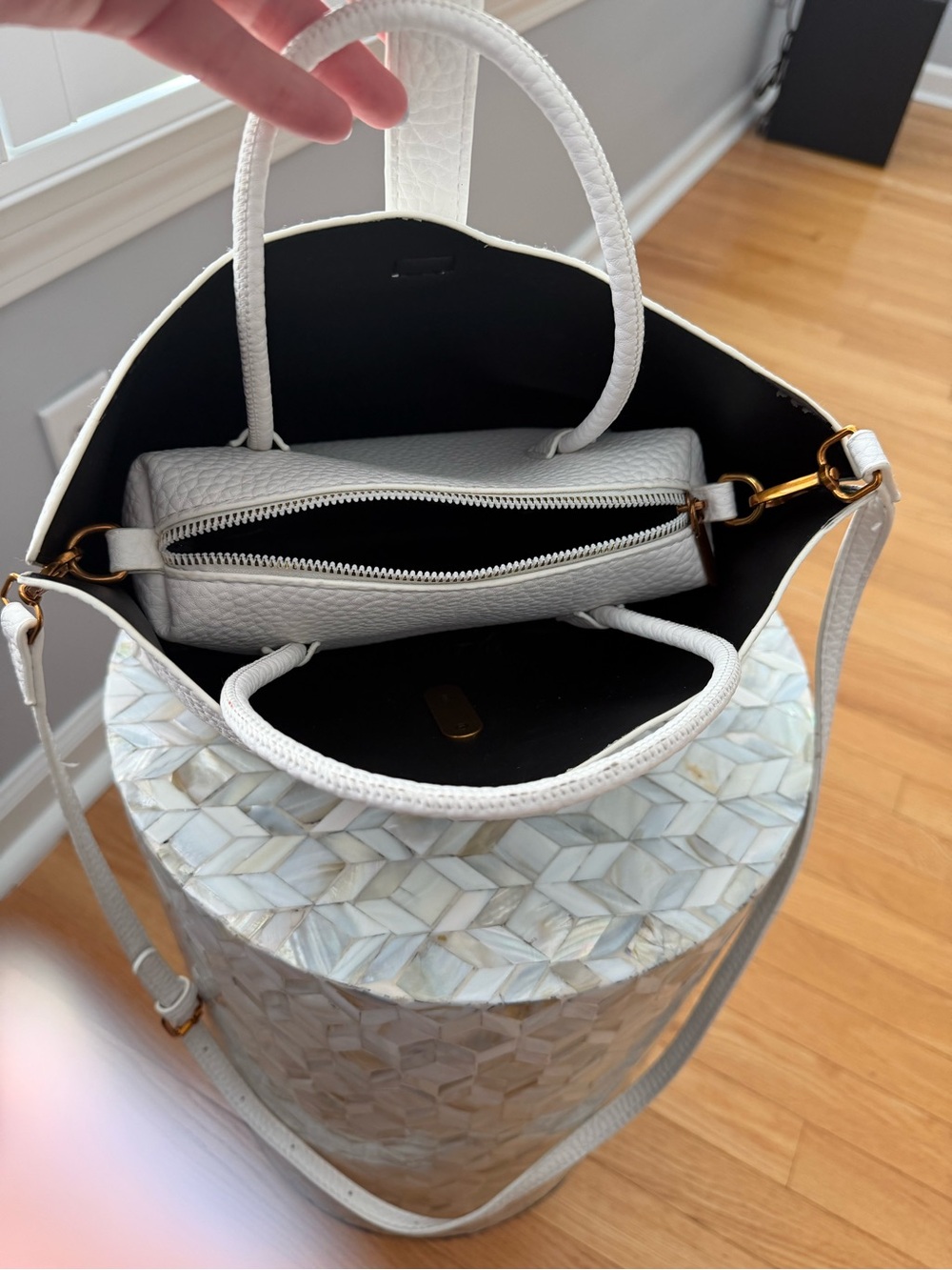 White crossbody - Picture 2 of 2